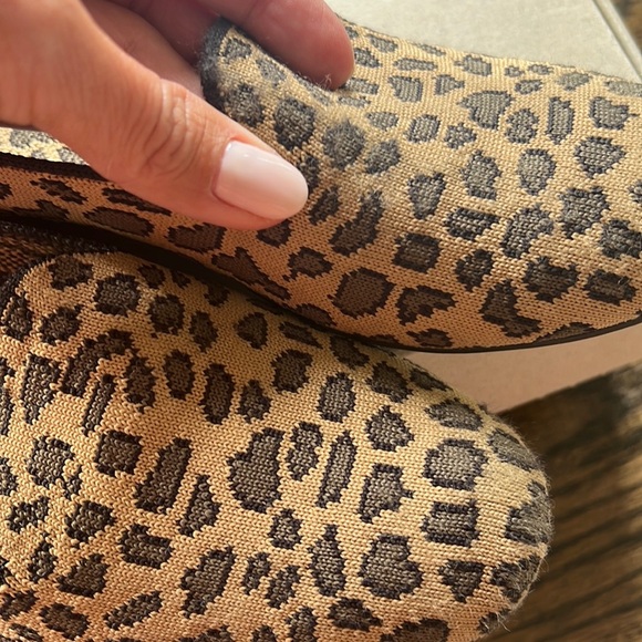 Rothy's The Loafer Animal Print Textile Comfort Flats
Size 10 - Picture 4 of 7